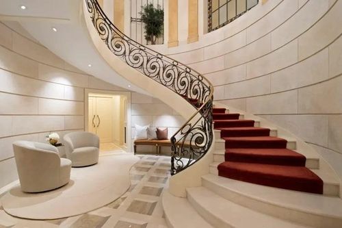 Bên trong biệt thự đá hơn 100 tuổi được định giá gần 800 tỷ đồng