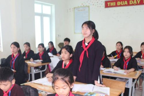 Tăng cường hỗ trợ giáo dục, tạo nền tảng vững chắc cho mục tiêu giảm nghèo bền vững