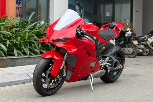 Cận cảnh Ducati Panigale V4 2025 đầu tiên cập bến tại Việt Nam