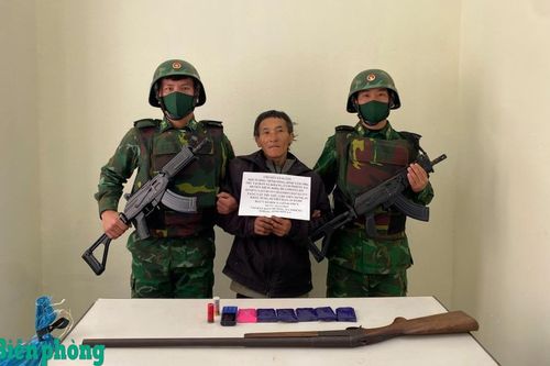 Bắt giữ đối tượng mang theo vũ khí, vận chuyển trái phép ma túy tổng hợp từ Lào về Việt Nam