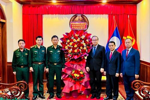 BĐBP thành phố Đà Nẵng chúc mừng Tổng lãnh sự quán Lào tại Đà Nẵng