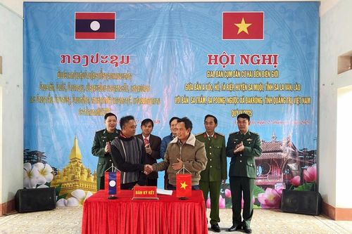 Tăng cường công tác phối hợp, gắn bó giữa nhân dân hai bên biên giới Việt Nam - Lào