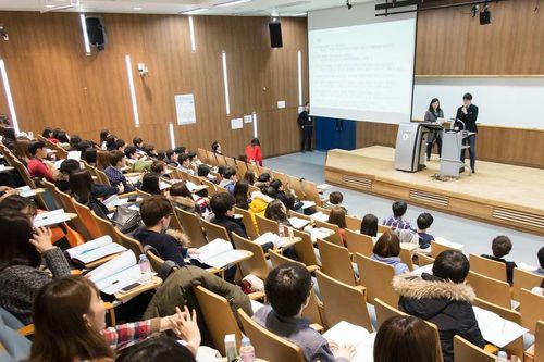 Khắc phục điểm yếu hệ thống đại học