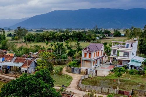 Thăm lại căn nhà bị tin đồn ác ý và những chuyến đò trong đêm lũ lịch sử