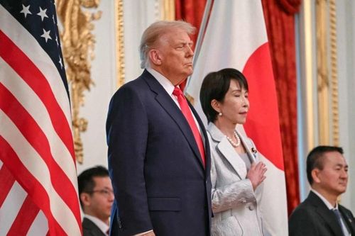 Tổng thống Mỹ Trump khuyên Thủ tướng Nhật Bản dịu giọng về vấn đề Đài Loan