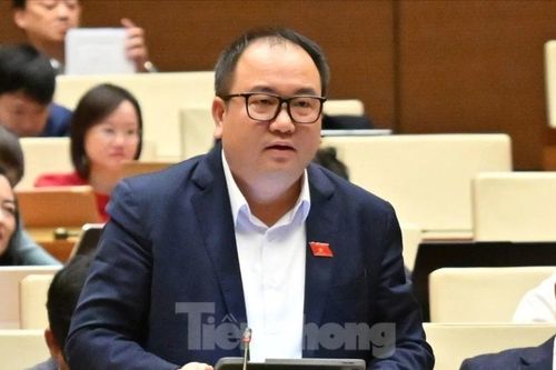 Cảnh báo nguy cơ 'người sẽ biến thành máy trước khi máy biến thành người'