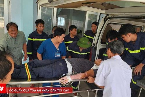 Cán bộ Công an bị thương khi làm nhiệm vụ khắc phục hậu quả lũ lụt