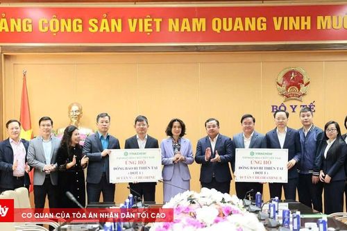 Bộ Y tế tiếp nhận 20 tấn hóa chất khử khuẩn hỗ trợ các tỉnh miền Trung và Tây Nguyên