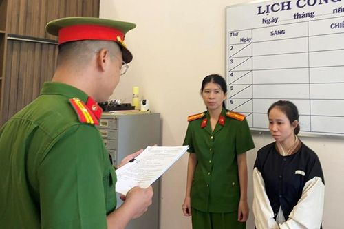 Phê chuẩn khởi tố bị can 2 bảo mẫu hành hạ trẻ tự kỷ