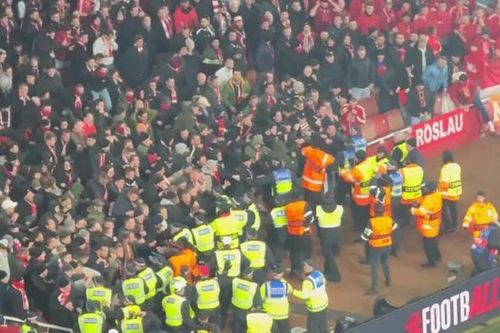 CĐV Bayern Munich gây bạo loạn tại Emirates