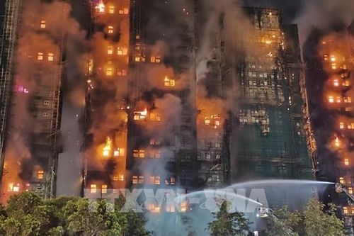 Hình ảnh vụ cháy chung cư tại Hong Kong (Trung Quốc)