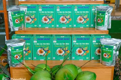 Sản phẩm nông nghiệp tiêu biểu trưng bày tại Đại hội đại biểu Đảng bộ xã Lộc Quang