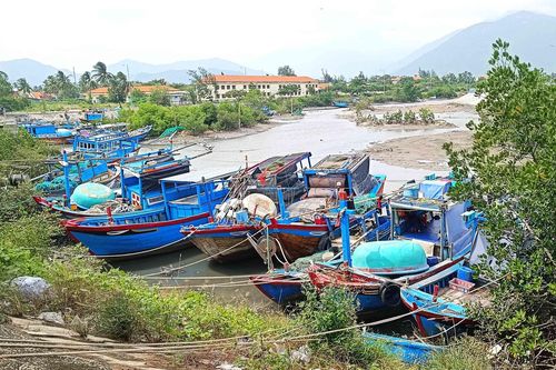 Xã Vạn Ninh triển khai công tác ứng phó với bão số 15