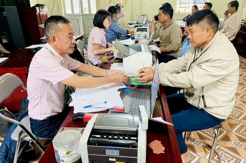 Vốn chính sách - Hỗ trợ người dân xây mái ấm bền vững