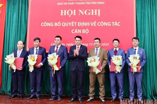 Báo và PTTH Lạng Sơn công bố các quyết định về công tác cán bộ
