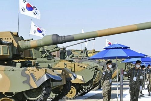 Hàn Quốc bán xe tăng, chiến đấu cơ cho thành viên NATO