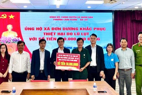 Phường Lang Biang - Đà Lạt hỗ trợ các địa phương bị thiệt hại do mưa lũ