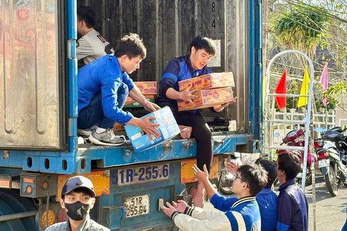 Tỉnh đoàn Lâm Đồng tiếp nhận 42 tấn hàng hỗ trợ bà con khắc phục hậu quả mưa, lũ