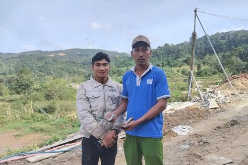 Một công nhân trả lại hơn 8 triệu đồng cho người mất
