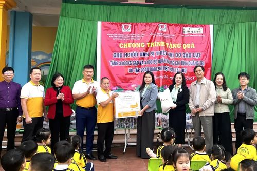 Hỗ trợ học sinh Quảng Trị khắc phục hậu quả bão lũ