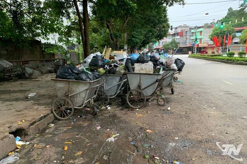 Bất cập điểm thu gom rác gần nhà dân