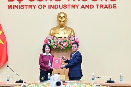 Nhà báo Nguyễn Thị Thùy Linh được bổ nhiệm Phó tổng biên tập Báo Công thương