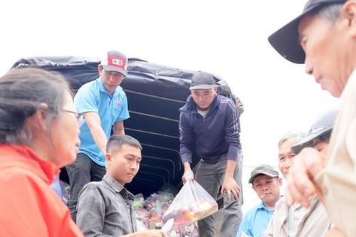 Đắk Lắk: Tiếp tục mang nhu yếu phẩm cứu trợ bà con vùng lũ Phú Yên