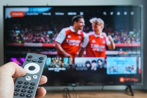 Chọn TV xem bóng đá mượt mà: 6 yếu tố quyết định trải nghiệm trận đấu