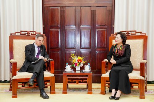 Thống đốc NHNN Nguyễn Thị Hồng tiếp và làm việc với ông Carlos Felipe Jaramillo – Phó Chủ tịch WB