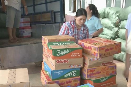 Tình đồng bào thắp lửa ấm cho vùng lũ Khánh Hòa