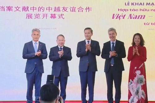 Tình hữu nghị Việt-Trung từ tài liệu lưu trữ