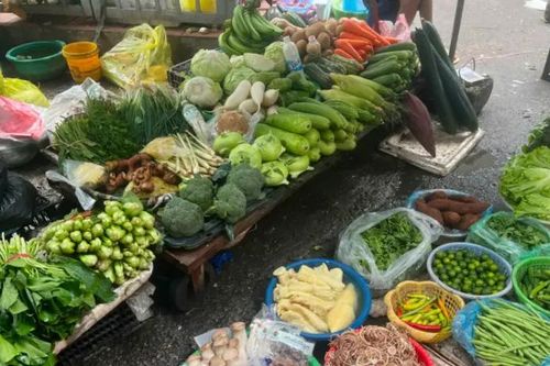 Hà Nội trong 'cơn sốt' giá rau xanh
