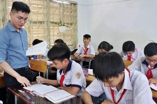 Giáo viên được hưởng đồng thời nhiều loại hệ số lương đặc thù?