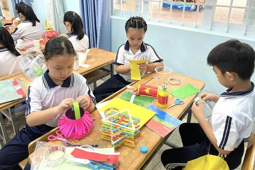 Sở Giáo dục và Đào tạo Thành phố Hồ Chí Minh đề xuất hỗ trợ học sinh yếu thế 2,1 triệu đồng/tháng