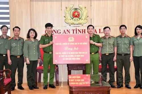 Công an TP Đà Nẵng hỗ trợ Gia Lai khắc phục hậu quả mưa lũ