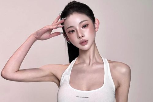 Hot girl Hàn 'đẹp như AI' gây sốc khi lộ nhan sắc ngoài đời