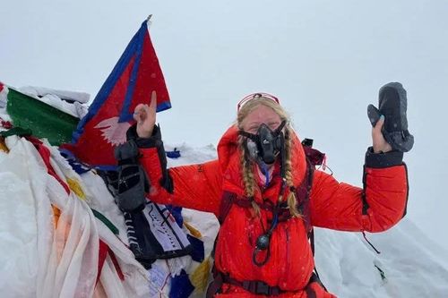 Chuyện đi vệ sinh trên đỉnh Everest