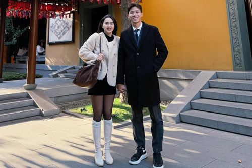 Quế Ngọc Hải du lịch Thượng Hải, Văn Lâm đưa vợ con về Nga ngắm tuyết