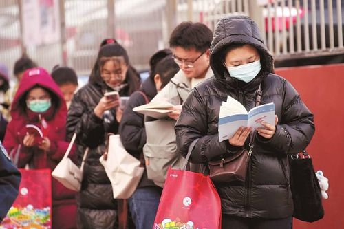 Thi công chức ở Trung Quốc: 6.470 người ứng tuyển một vị trí