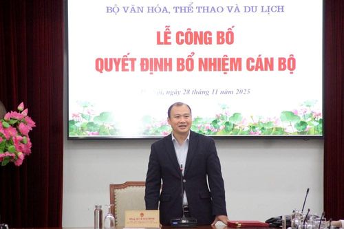 Bộ VHTTDL công bố, trao quyết định điều động, bổ nhiệm cán bộ