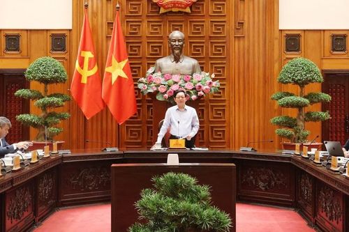 Đẩy nhanh tiến độ đổi mới xây dựng và thi hành pháp luật