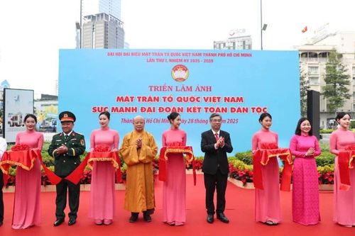 Khai mạc triển lãm 'Mặt trận Tổ quốc Việt Nam-Phát huy sức mạnh đại đoàn kết'