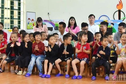 Lan tỏa yêu thương tới cộng đồng trẻ em khuyết tật tại Việt Nam