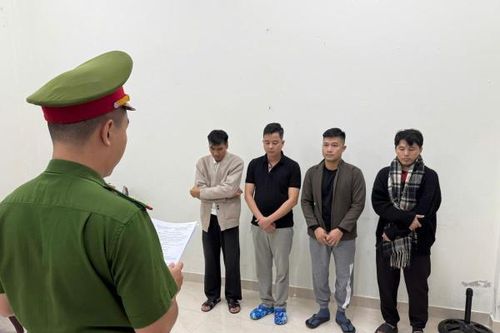 Khởi tố 4 đối tượng chiếm đoạt hơn 1,7 tỷ đồng