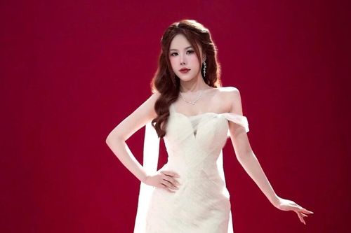 Nữ sinh GenZ rèn luyện bản thân từ lớp học báo chí đến những cuộc thi tài năng sinh viên