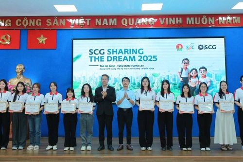 Trao 100 suất học bổng 'SCG Sharing The Dream' năm 2025 cho sinh viên khu vực phía Nam