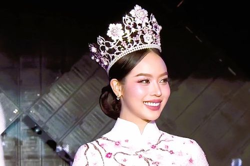 'Miss International' Thanh Thủy mặc áo dài 'final walk': 'Nhờ có danh hiệu này, tôi đã có cơ hội khám phá thế giới'