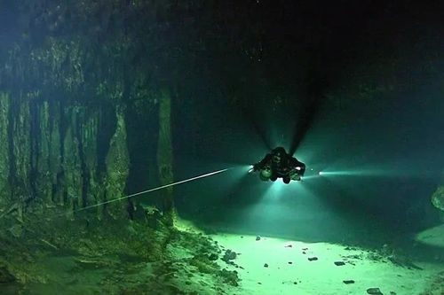 Ngỡ ngàng phát hiện hệ thống hang động dưới nước dài nhất thế giới