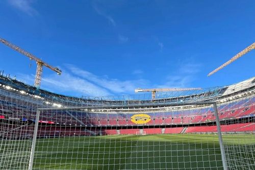 Sử dụng lao động chui cải tạo Camp Nou, Barca bị phạt số tiền khủng