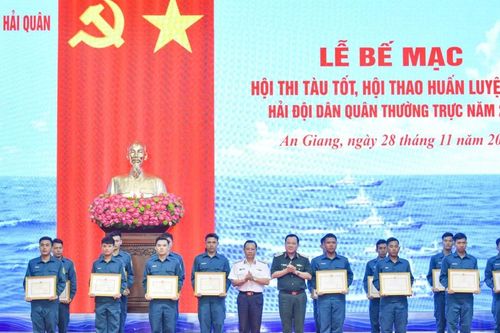Sôi nổi Hội thi tàu tốt, Hội thao huấn luyện tàu Hải đội Dân quân thường trực